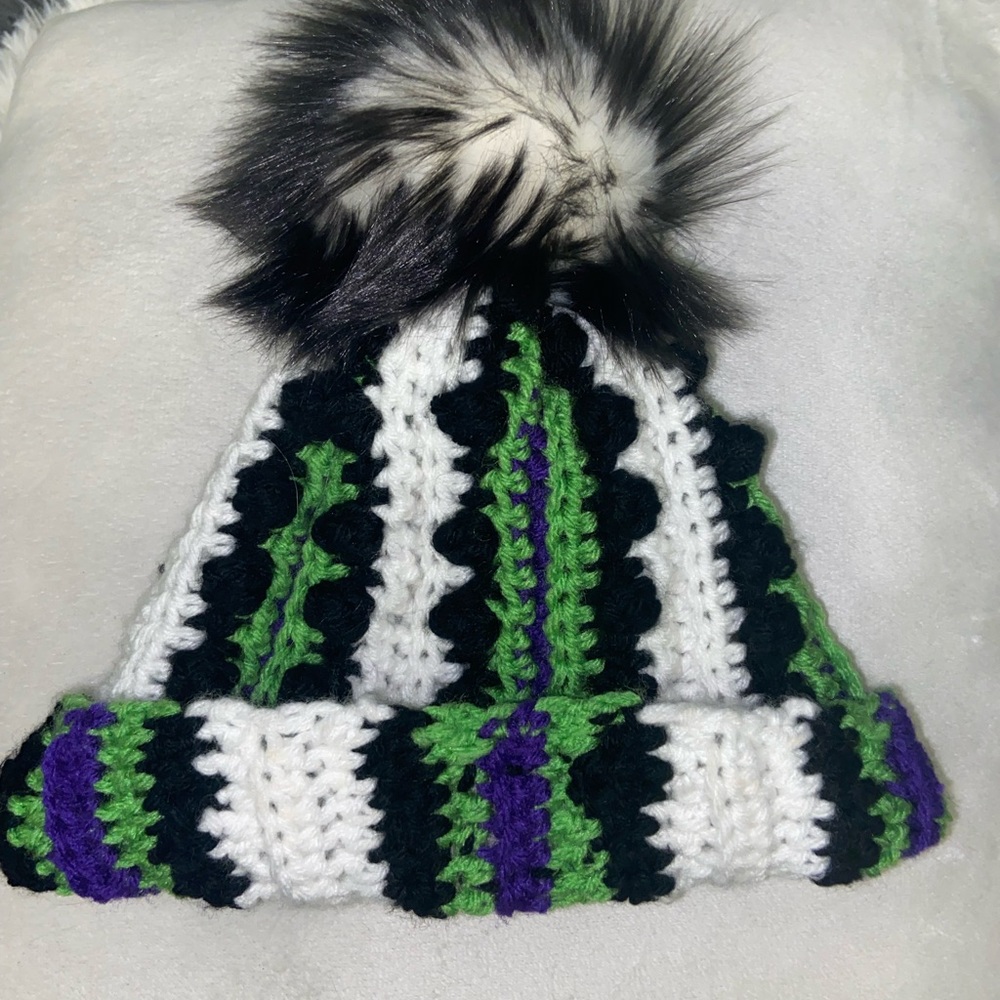 HANDMADE BEANIE - Picture 2 of 2